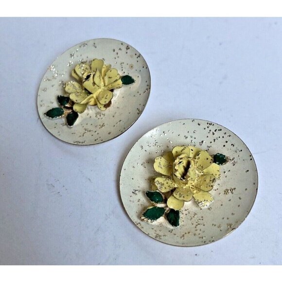 Vintage Yellow Flower Disc Earrings Clip On Gold Flecks Mid Century Retro Pin Up - Picture 3 of 6